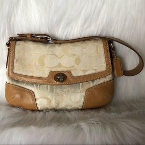 Coach Shoulder Bag 💋